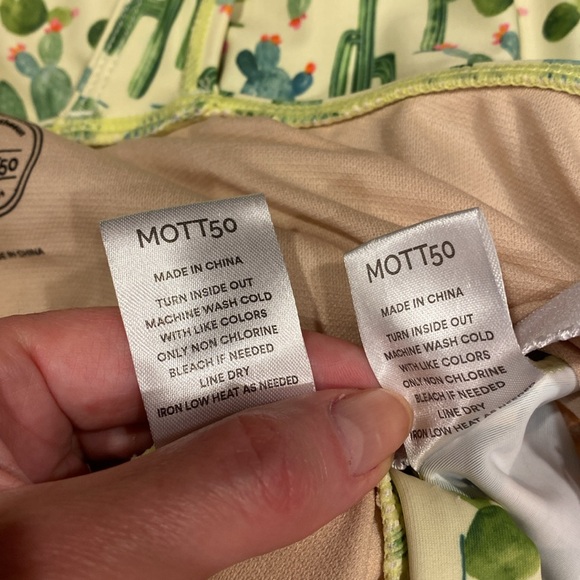 MOTT50 UPF 50+ 2 Piece Swim Suite Bikini Cactus Green Yellow L Removable Pads - Picture 10 of 16